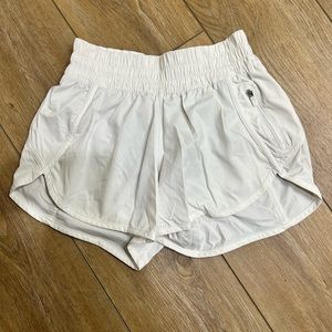 Lululemon Tracker Low-Rise Lined Short 4"